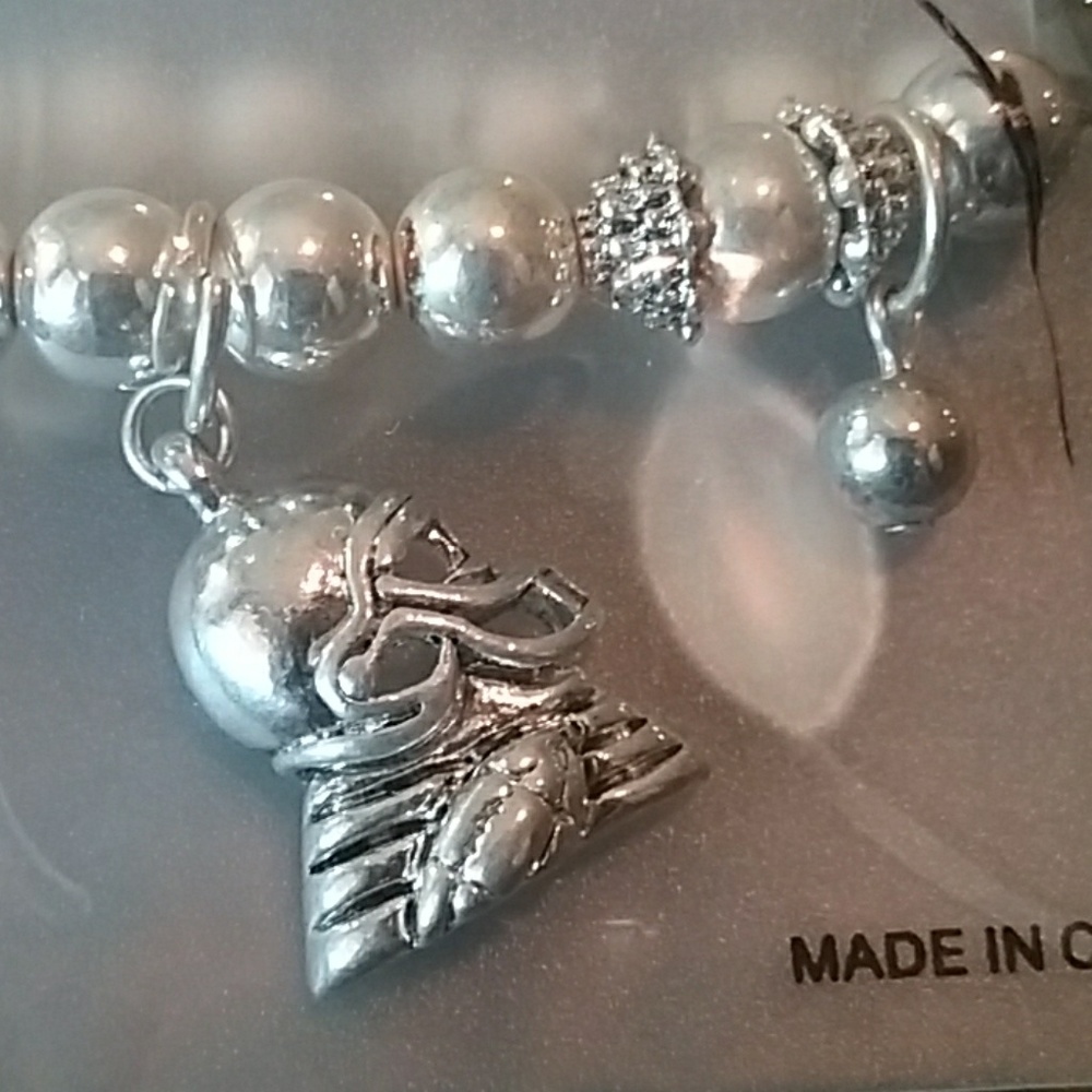 Jewelry - Picture 2 of 3
